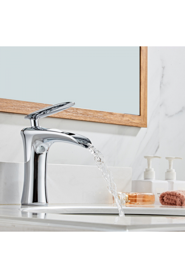 Krom Şelale Lavabo Bataryası Krom Şelale Lavabo Bataryası