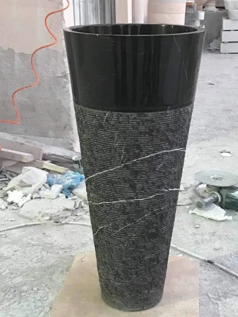 Toros Siyahı Külah Dikey Mermer Lavabo 3