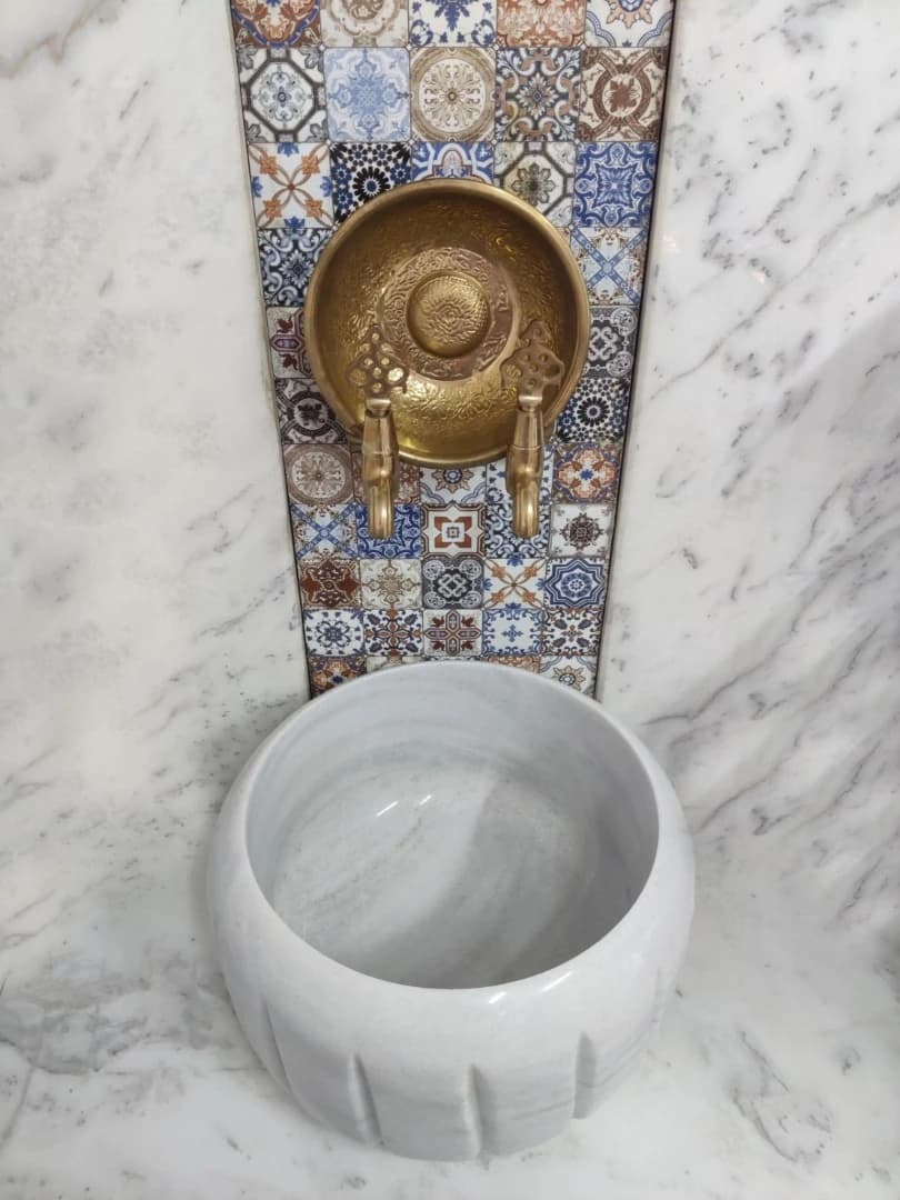 Beyaz Modern Kavun Dilimli Mermer Kurna 3