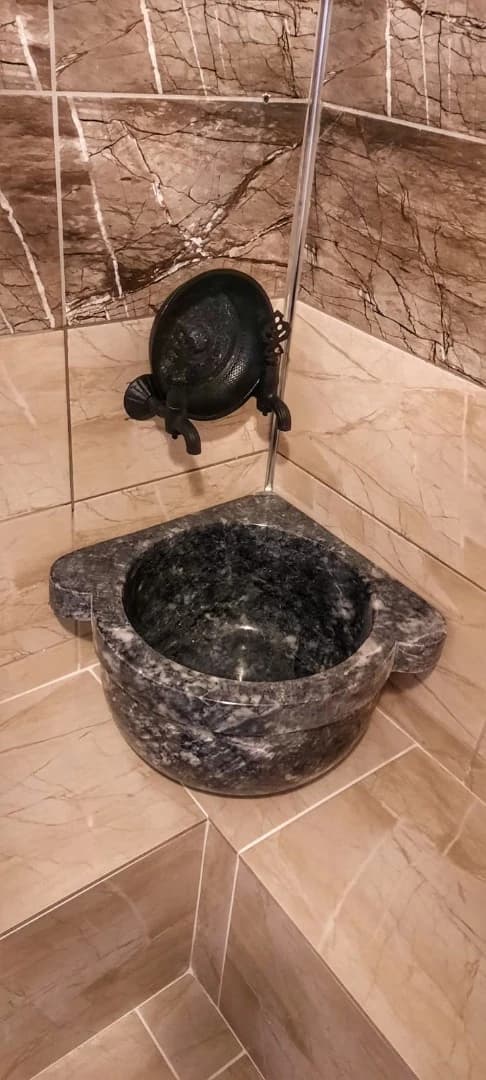 Karaca Siyahı Düz Köşeli Mermer Kurna 1